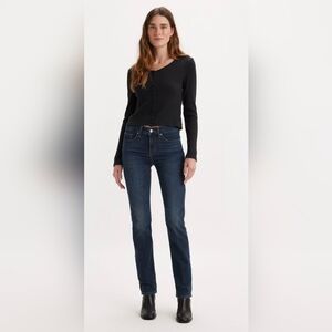 Levi's 314 straight shaping jeans